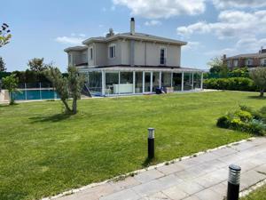 Detached villa for sale in Istanbul Buyukcekmece
